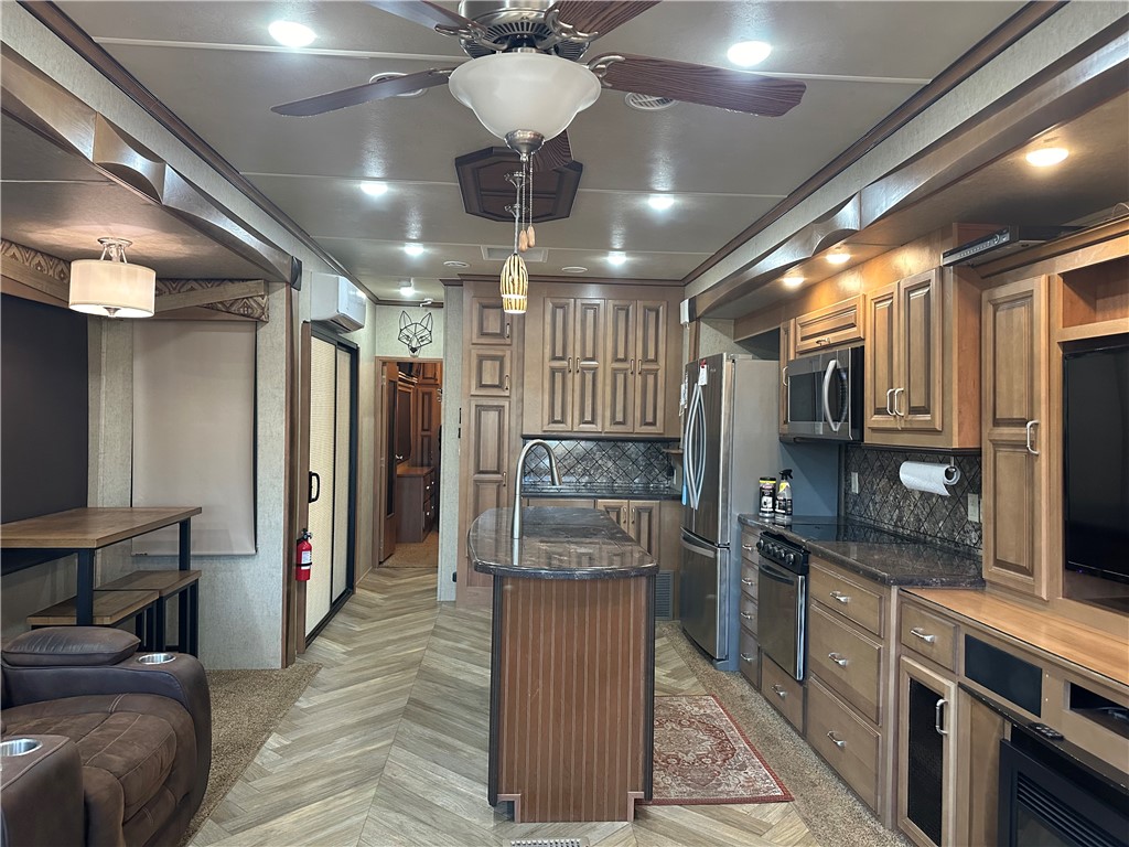 608 Loop Circle Westminster, SC 29693 - Photo 16 of 49