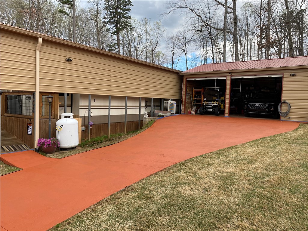 608 Loop Circle Westminster, SC 29693 - Photo 8 of 49