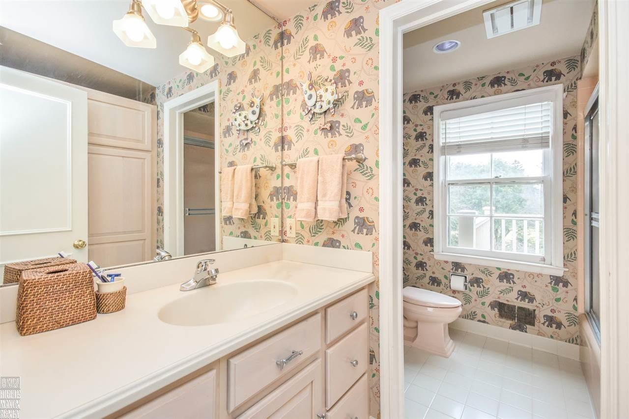 175 Touraine Road Grosse Pointe, MI 48236 - Photo 21 of 31 31393880-20.JPG