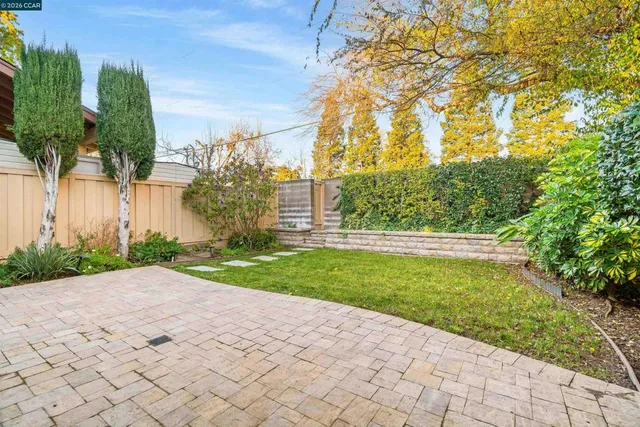$939,000 | 582-582 La Corso Drive, Walnut Creek, CA 94598