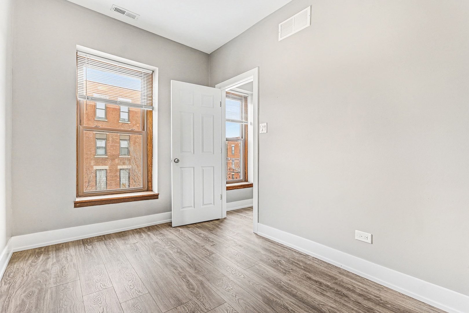 1503 West Taylor Street, Unit 3 Chicago, IL 60607 - Photo 11 of 15