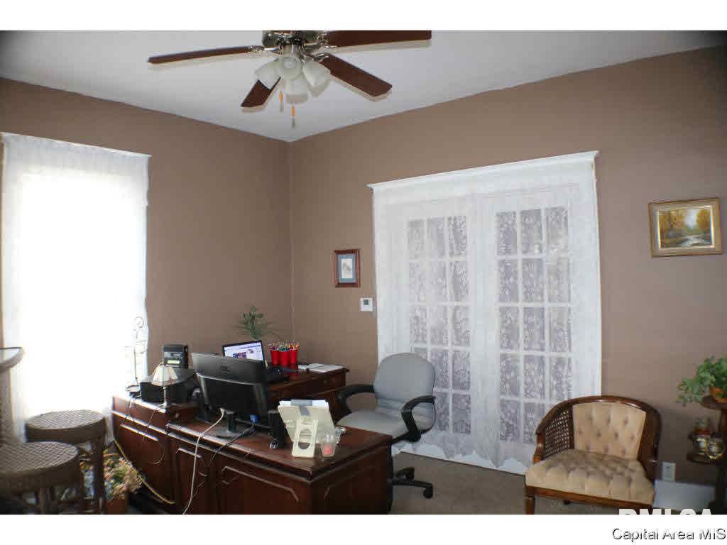 2113 North 17th Street Springfield, IL 62702 - Photo 4 of 20