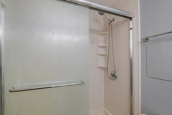 $2,300 | 233 East Erie Street, Unit 1610, Chicago, IL 60611