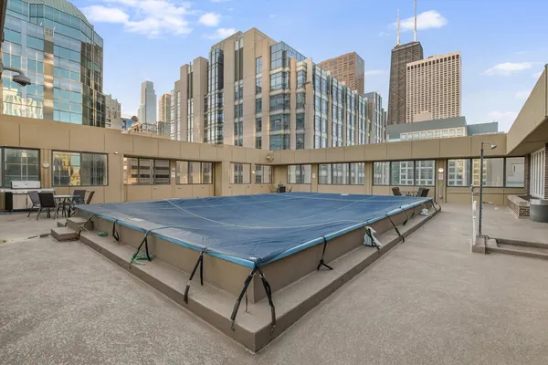 $2,300 | 233 East Erie Street, Unit 1610, Chicago, IL 60611