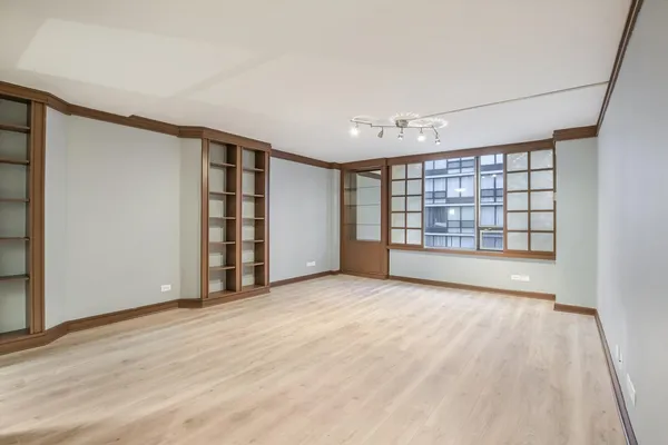 $2,300 | 233 East Erie Street, Unit 1610, Chicago, IL 60611