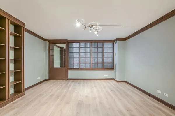 $2,300 | 233 East Erie Street, Unit 1610, Chicago, IL 60611