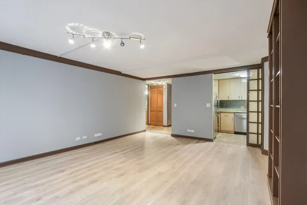 $2,300 | 233 East Erie Street, Unit 1610, Chicago, IL 60611