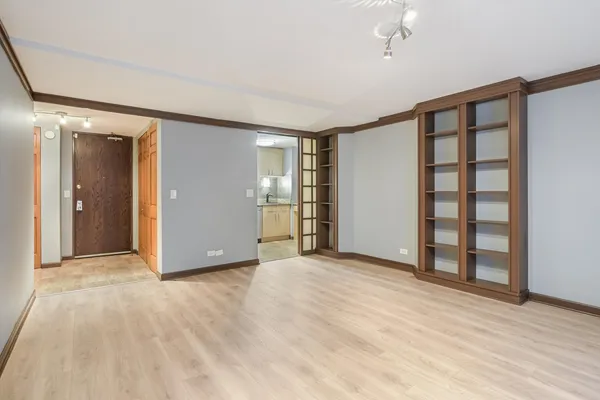 $2,300 | 233 East Erie Street, Unit 1610, Chicago, IL 60611