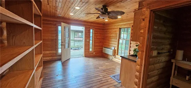 $315,000 | 817 Elmwood Lane, Pittsburg, KS 66762