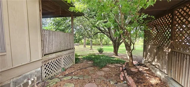 $315,000 | 817 Elmwood Lane, Pittsburg, KS 66762