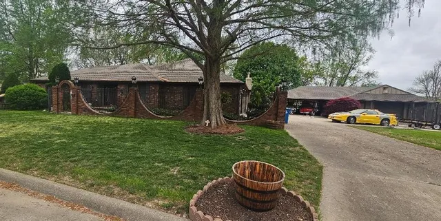 $315,000 | 817 Elmwood Lane, Pittsburg, KS 66762