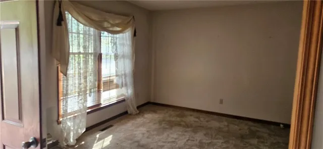 $315,000 | 817 Elmwood Lane, Pittsburg, KS 66762