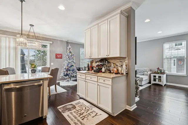 $399,000 | 171 Birch Lane, St. Charles, IL 60175