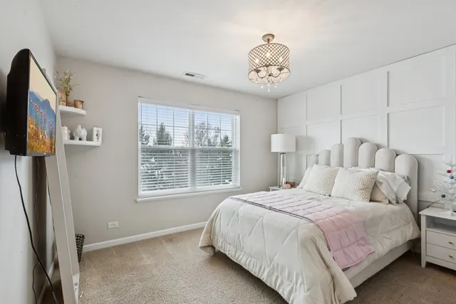 $399,000 | 171 Birch Lane, St. Charles, IL 60175