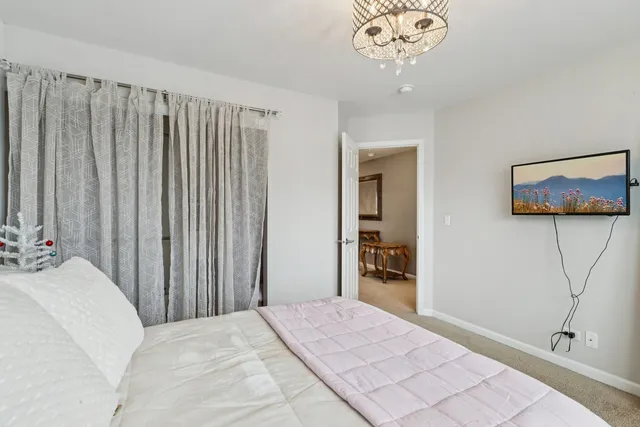 $399,000 | 171 Birch Lane, St. Charles, IL 60175