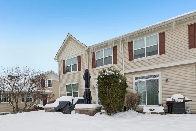 $399,000 | 171 Birch Lane, St. Charles, IL 60175