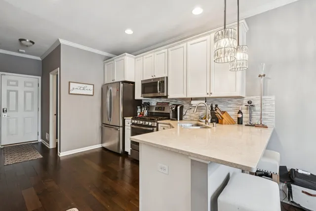 $399,000 | 171 Birch Lane, St. Charles, IL 60175