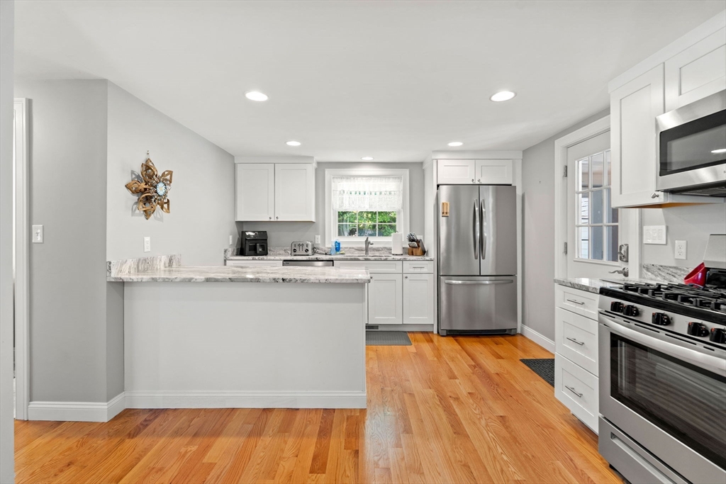 106 Conant Street Danvers, MA 01923 - Photo 10 of 30