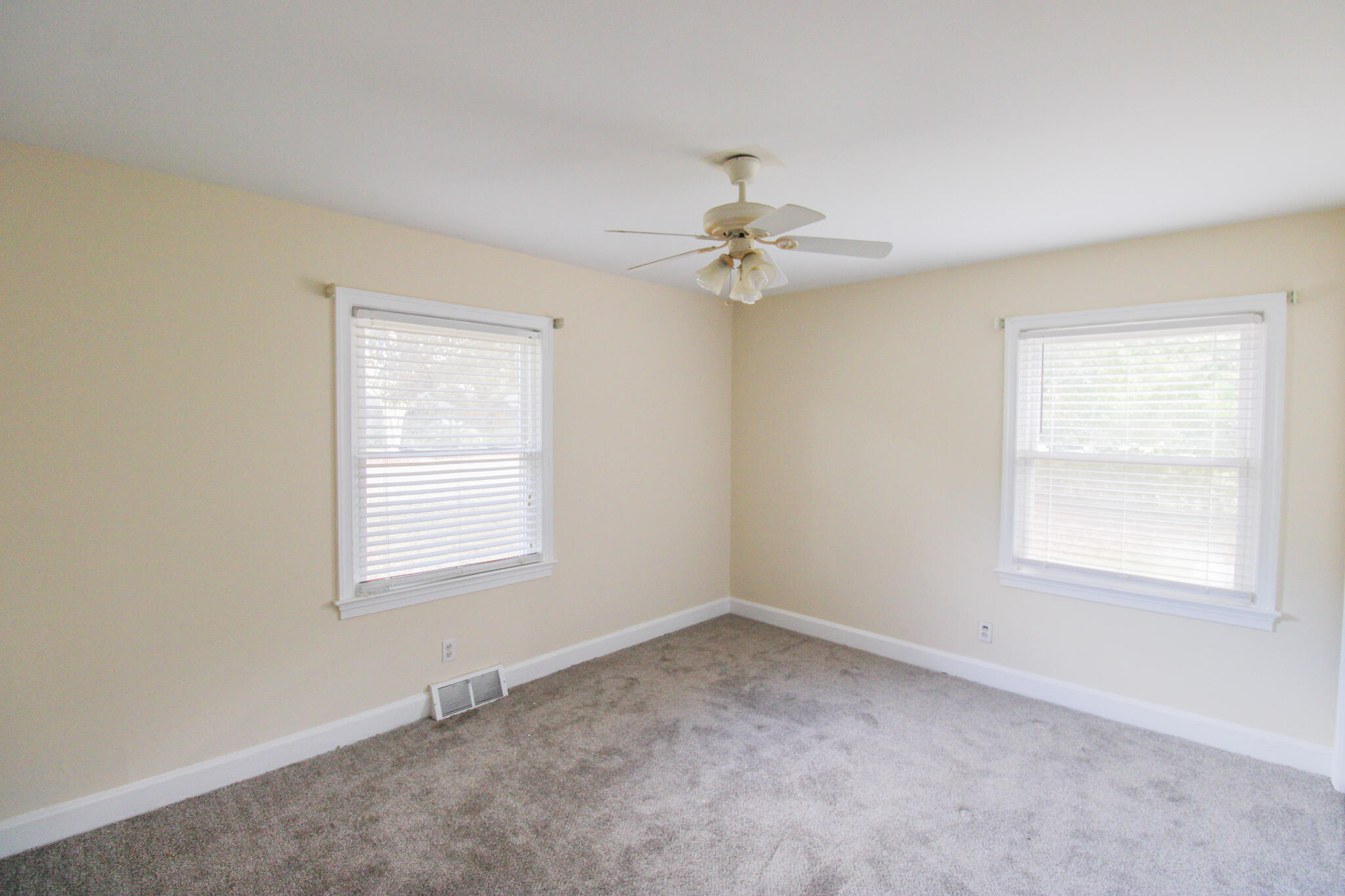 749 Fort Sumter Drive Charleston, SC 29412 - Photo 13 of 22 304C5346-2938-4389-99A9-FF07C6291DD8