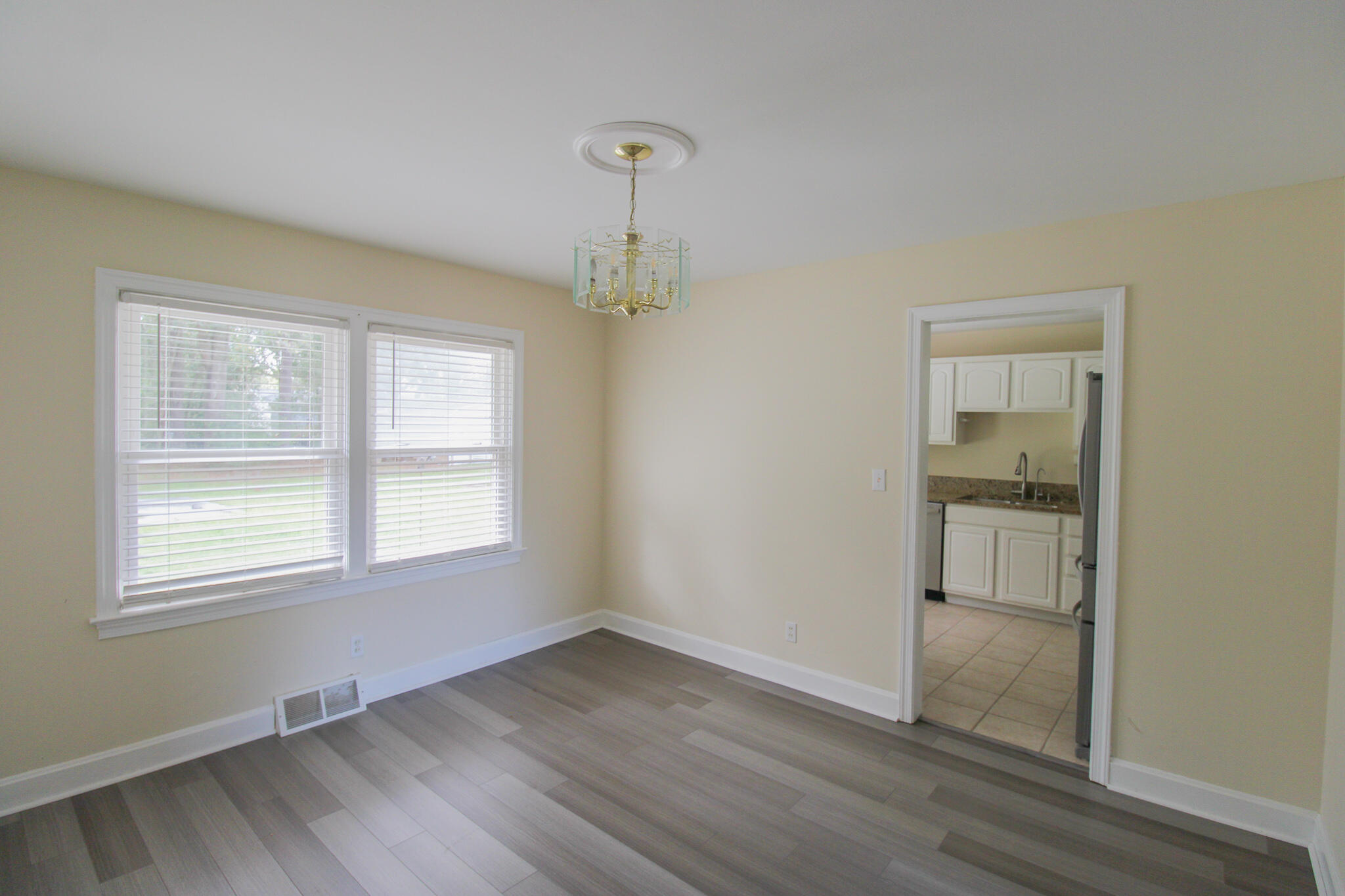 749 Fort Sumter Drive Charleston, SC 29412 - Photo 5 of 22 41FD952E-34F3-4698-A2B7-CA620D82C8C2