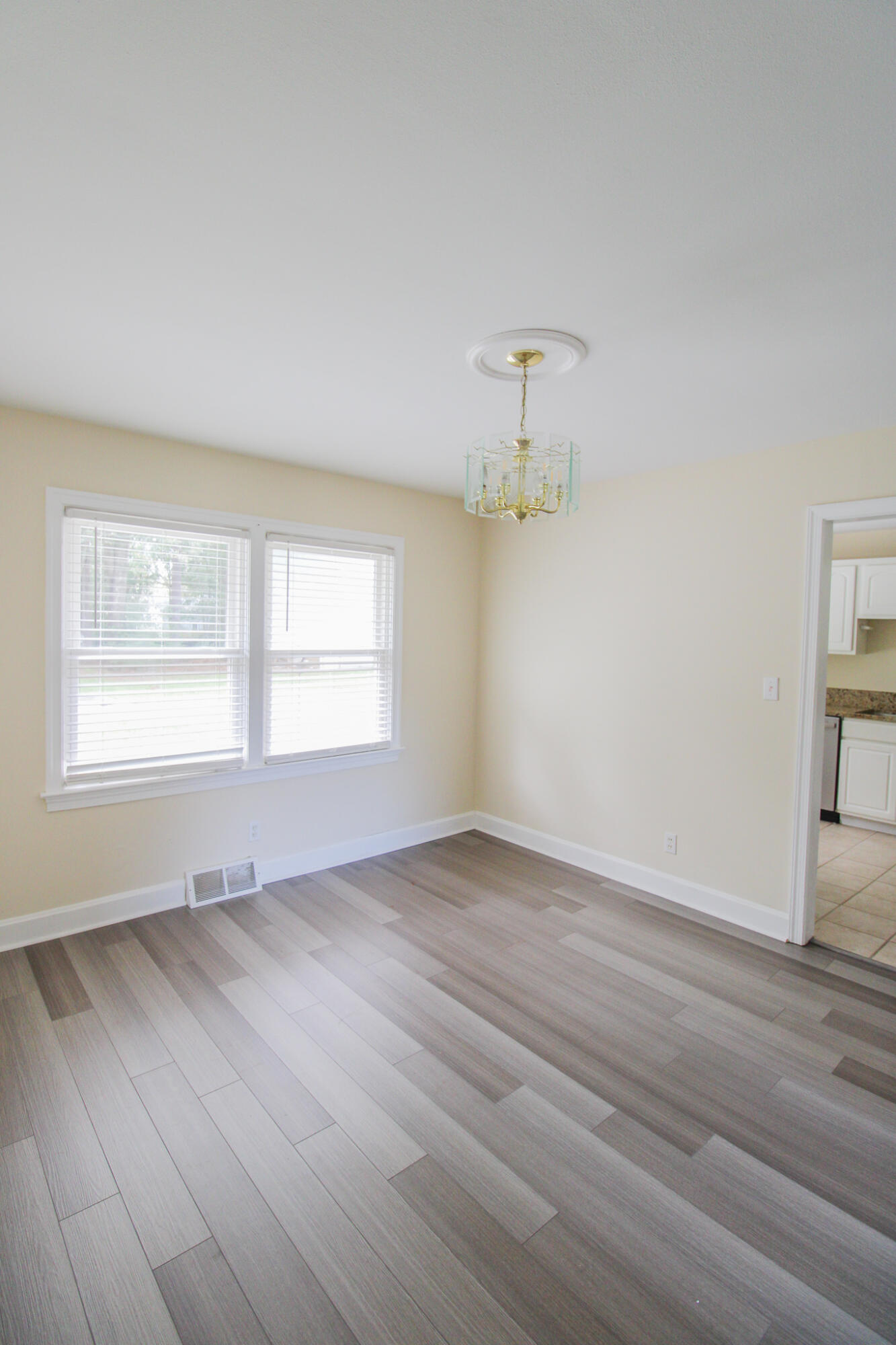 749 Fort Sumter Drive Charleston, SC 29412 - Photo 6 of 22 88AA1563-3613-4D44-ABC1-1D0298618286