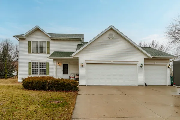 $425,900 | 25 Pennycress Court, Fond du Lac, WI 54935