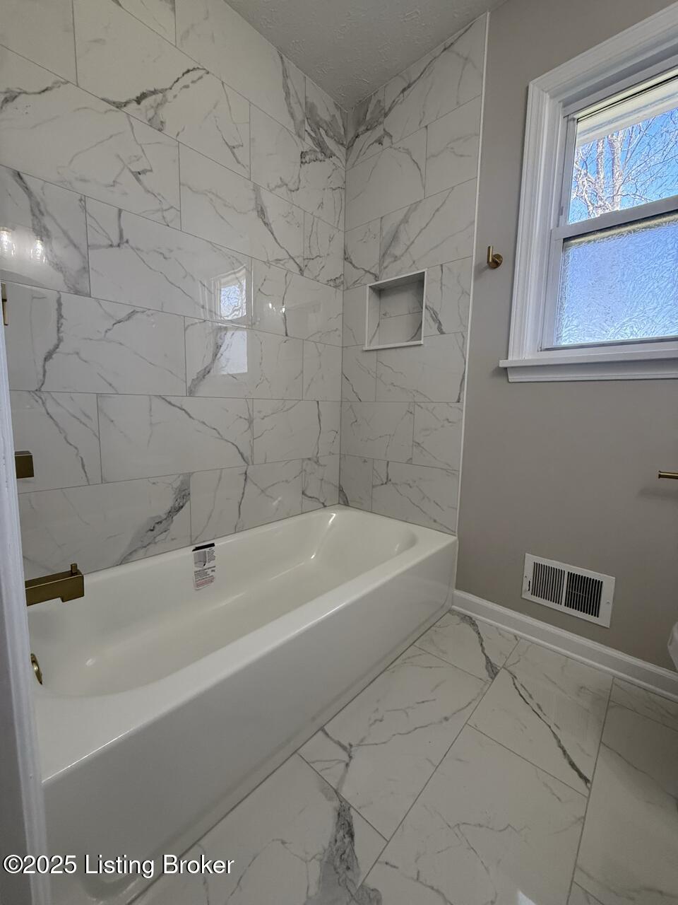 8138 Rochelle Road Louisville, KY 40228 - Photo 22 of 27 IMG_1357 Large