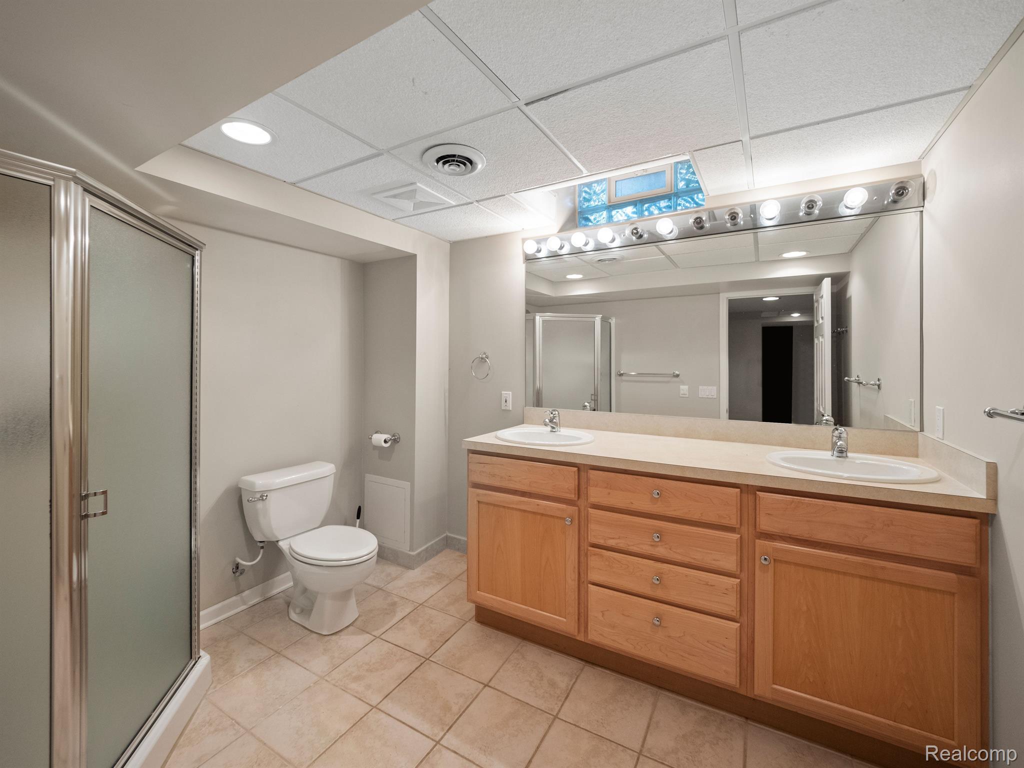 130 Guilford Road Bloomfield Hills, MI 48304 - Photo 32 of 38 Gallery Image 32