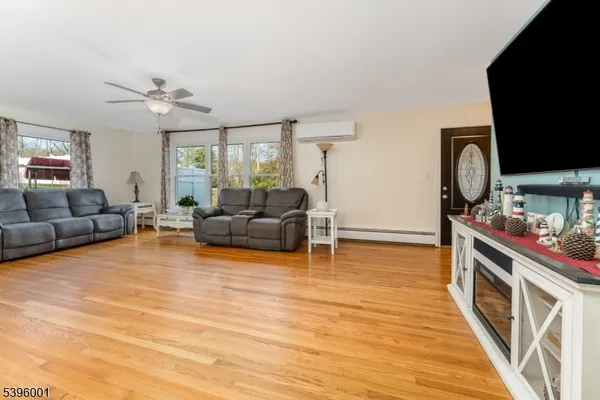 $995,900 | 417 Mountain Road, Lebanon, NJ 08833