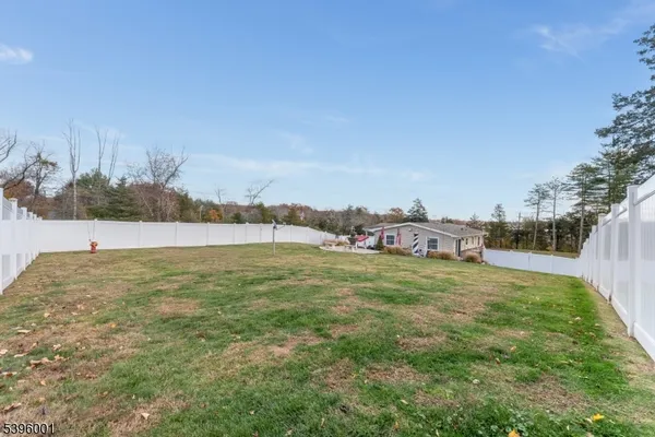 $995,900 | 417 Mountain Road, Lebanon, NJ 08833