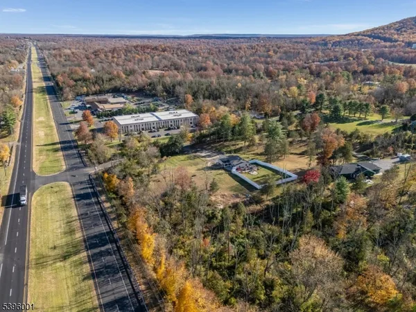 $995,900 | 417 Mountain Road, Lebanon, NJ 08833