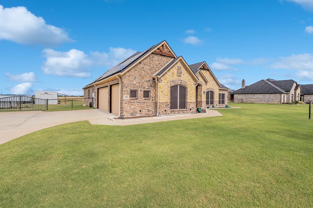 12305 Metz Road Sanger, TX 76266 - Photo 3 of 33