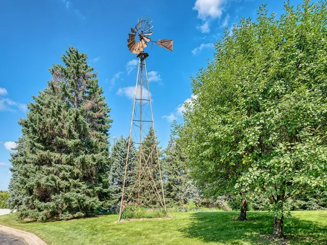 $152,000 | 2220 Midland Grove Road, Unit 202, Roseville, MN 55113