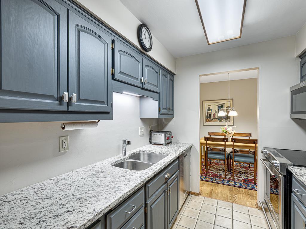 2220 Midland Grove Road, Unit 202 Roseville, MN 55113 - Photo 8 of 26