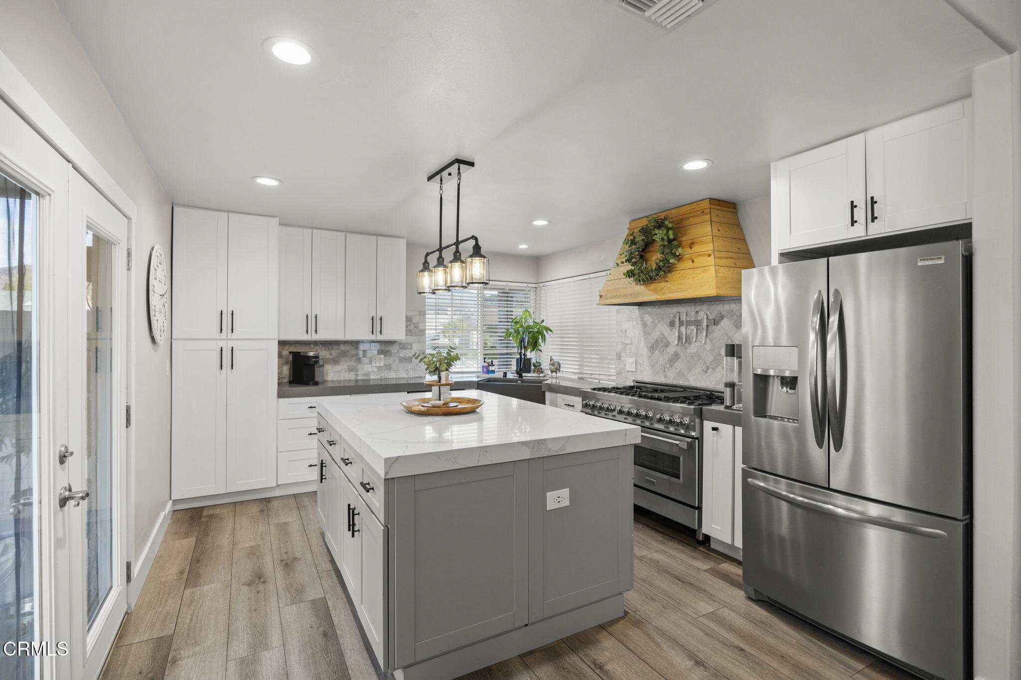 1849 Stow Street Simi Valley, CA 93063 - Photo 6 of 31 Kitchen
