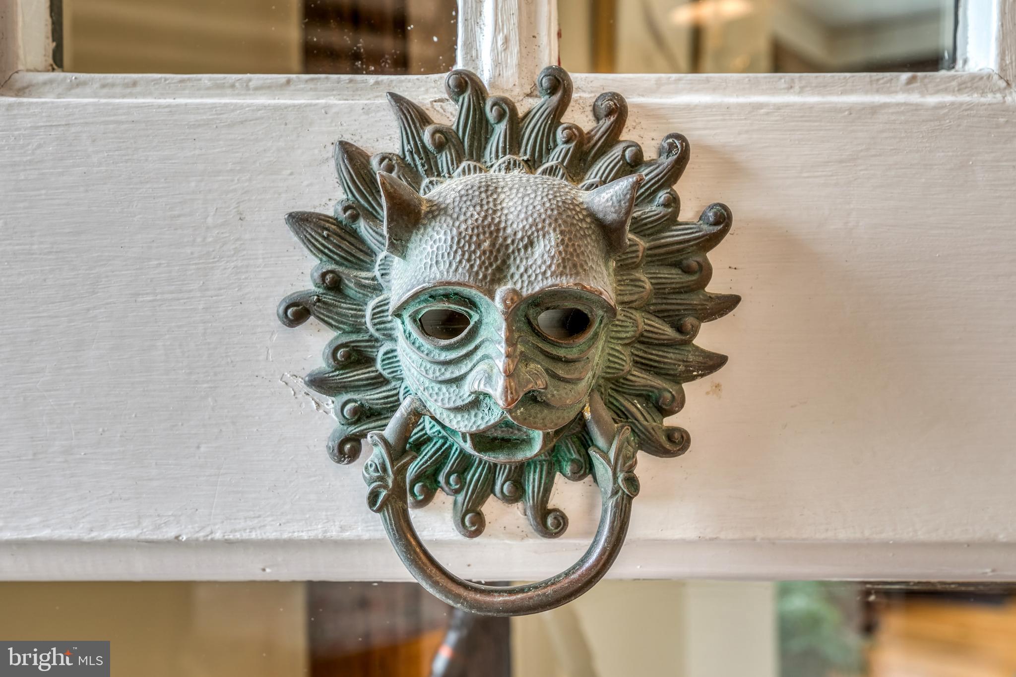 315 Edgevale Road Baltimore, MD 21210 - Photo 4 of 46 Remarkable architectural details throughout