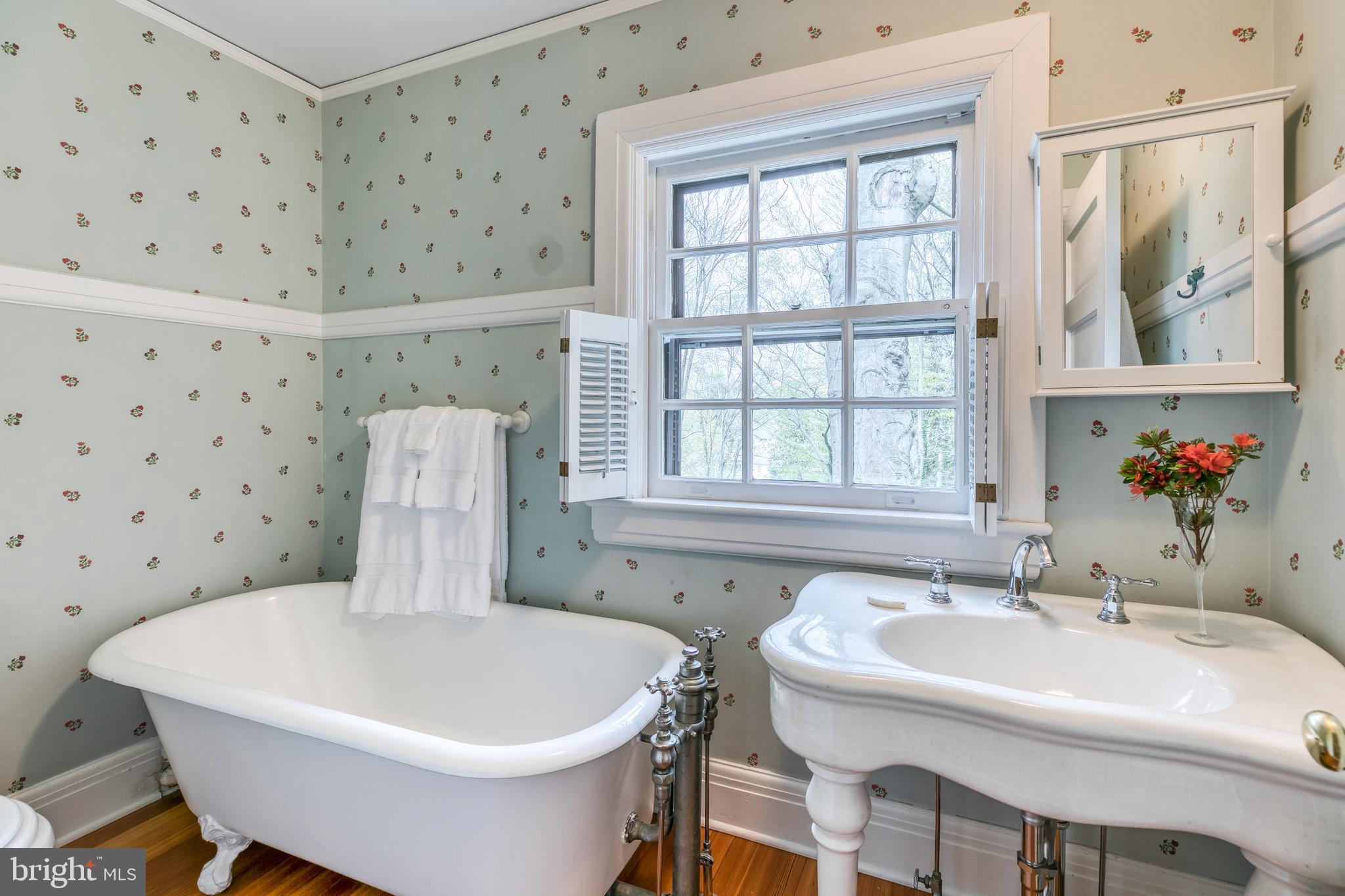 315 Edgevale Road Baltimore, MD 21210 - Photo 34 of 46 Bathroom 2