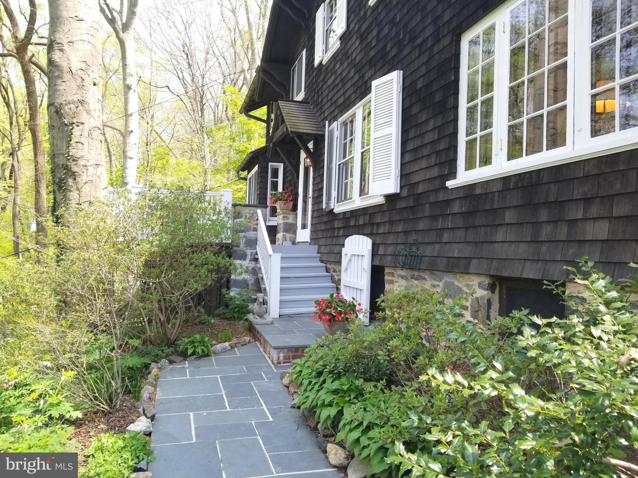315 Edgevale Road Baltimore, MD 21210 - Photo 43 of 46 Bluestone entry walkway