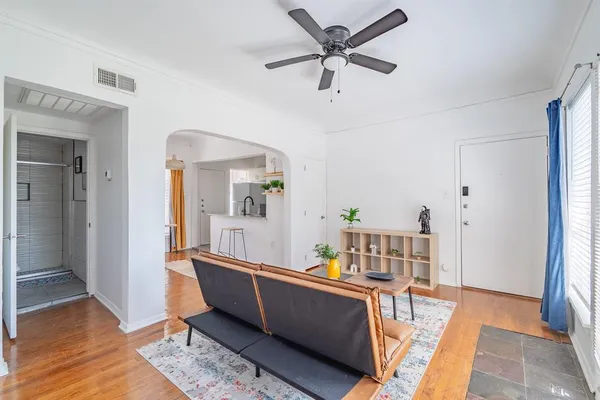 $1,000 | 5305 Reiger Avenue, Unit 6, Dallas, TX 75214