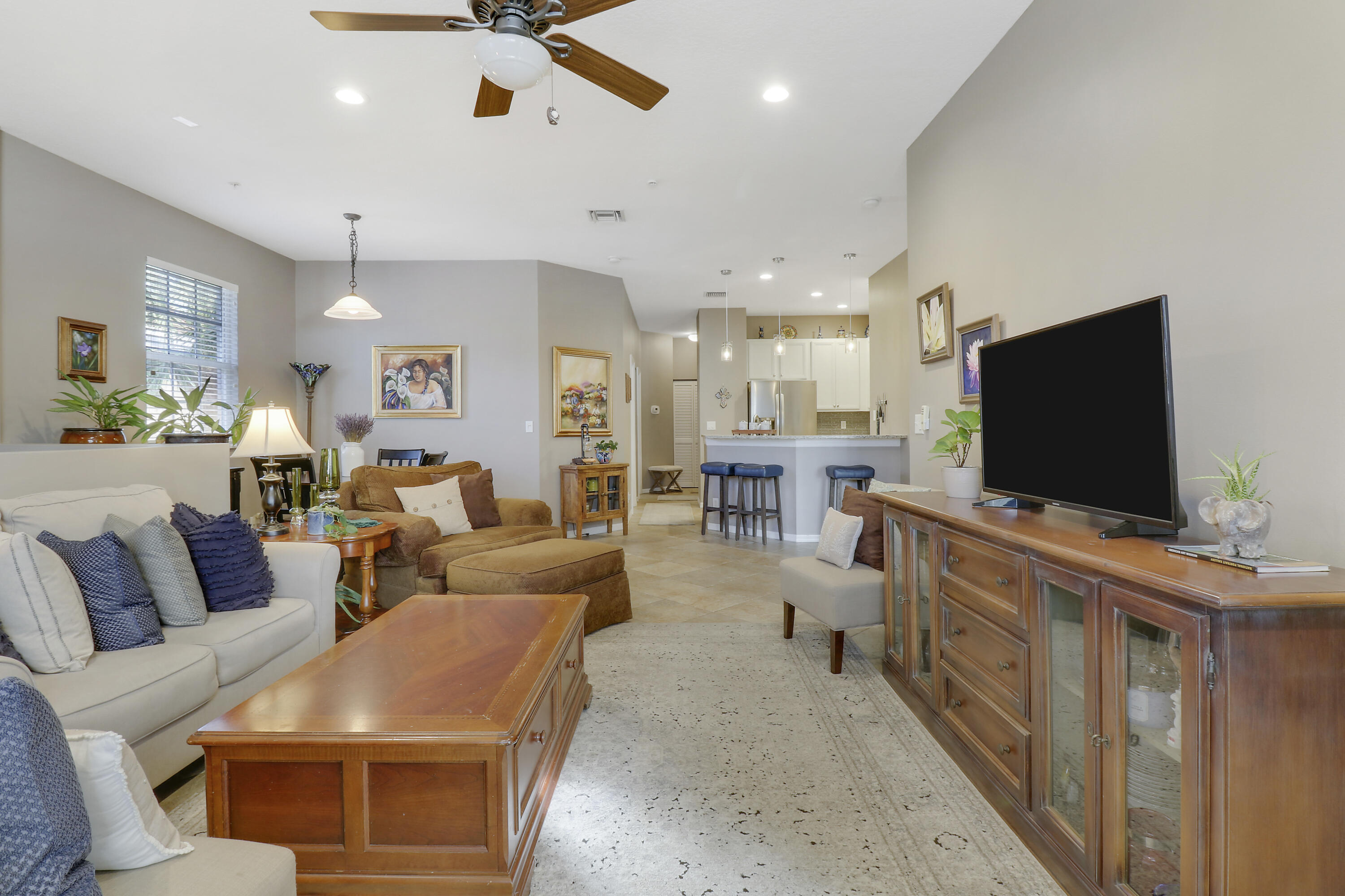 110 Lighthouse Circle, Unit H Tequesta, FL 33469 - Photo 4 of 28 Living Room alternate view