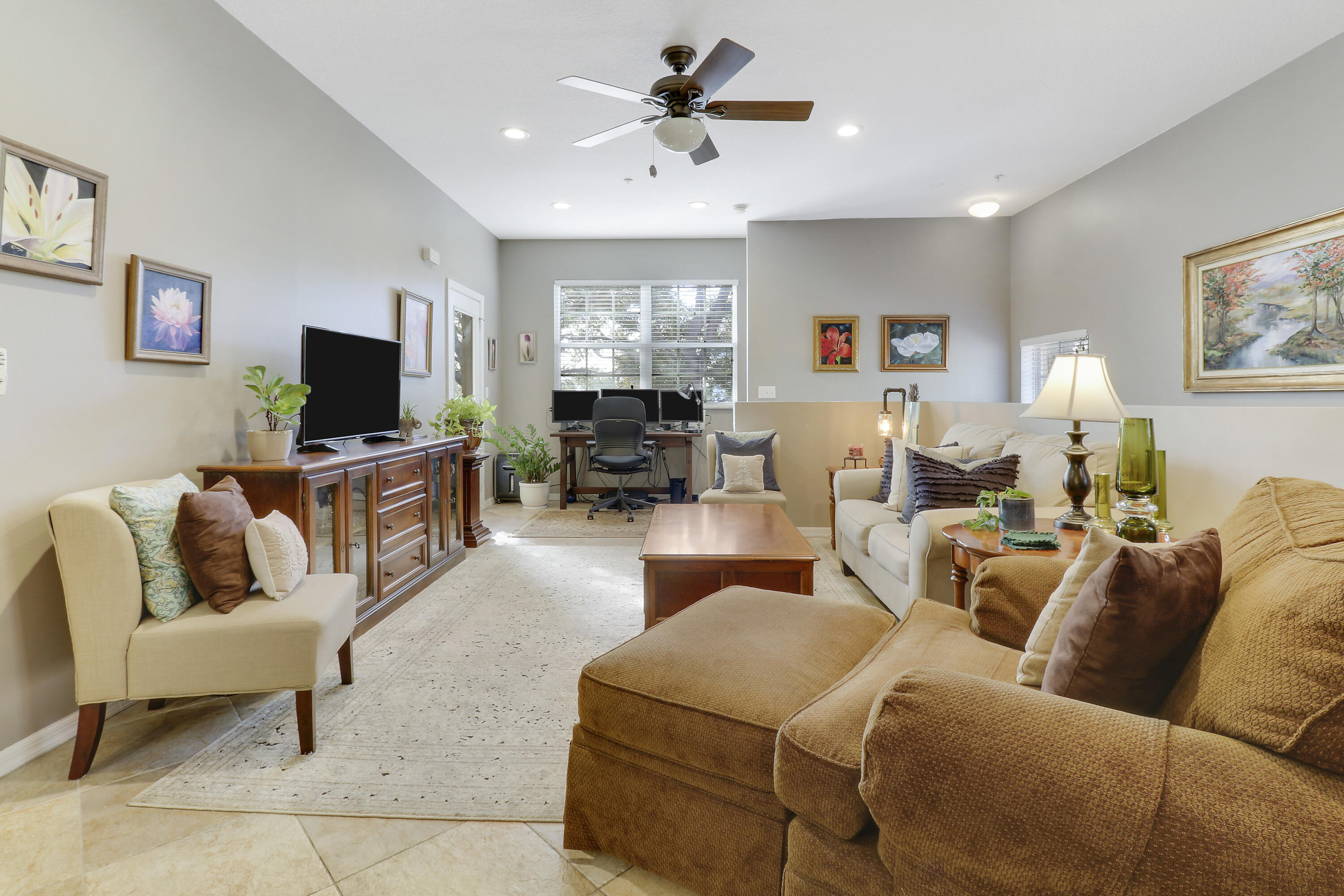 110 Lighthouse Circle, Unit H Tequesta, FL 33469 - Photo 10 of 28 Living / Dining Area