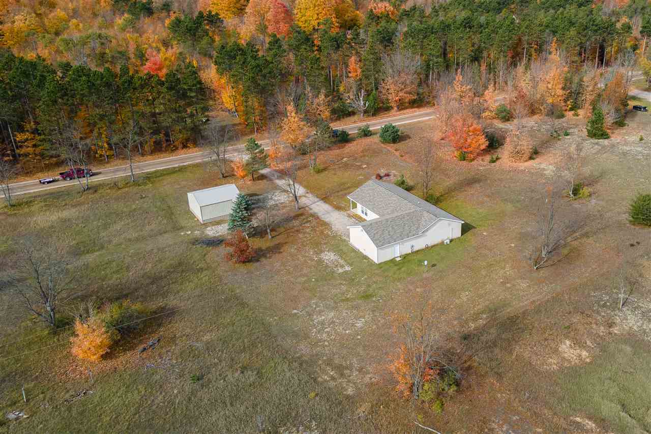 233 South Weldon Road Beulah, MI 49617 - Photo 14 of 33 1881249-13.JPG