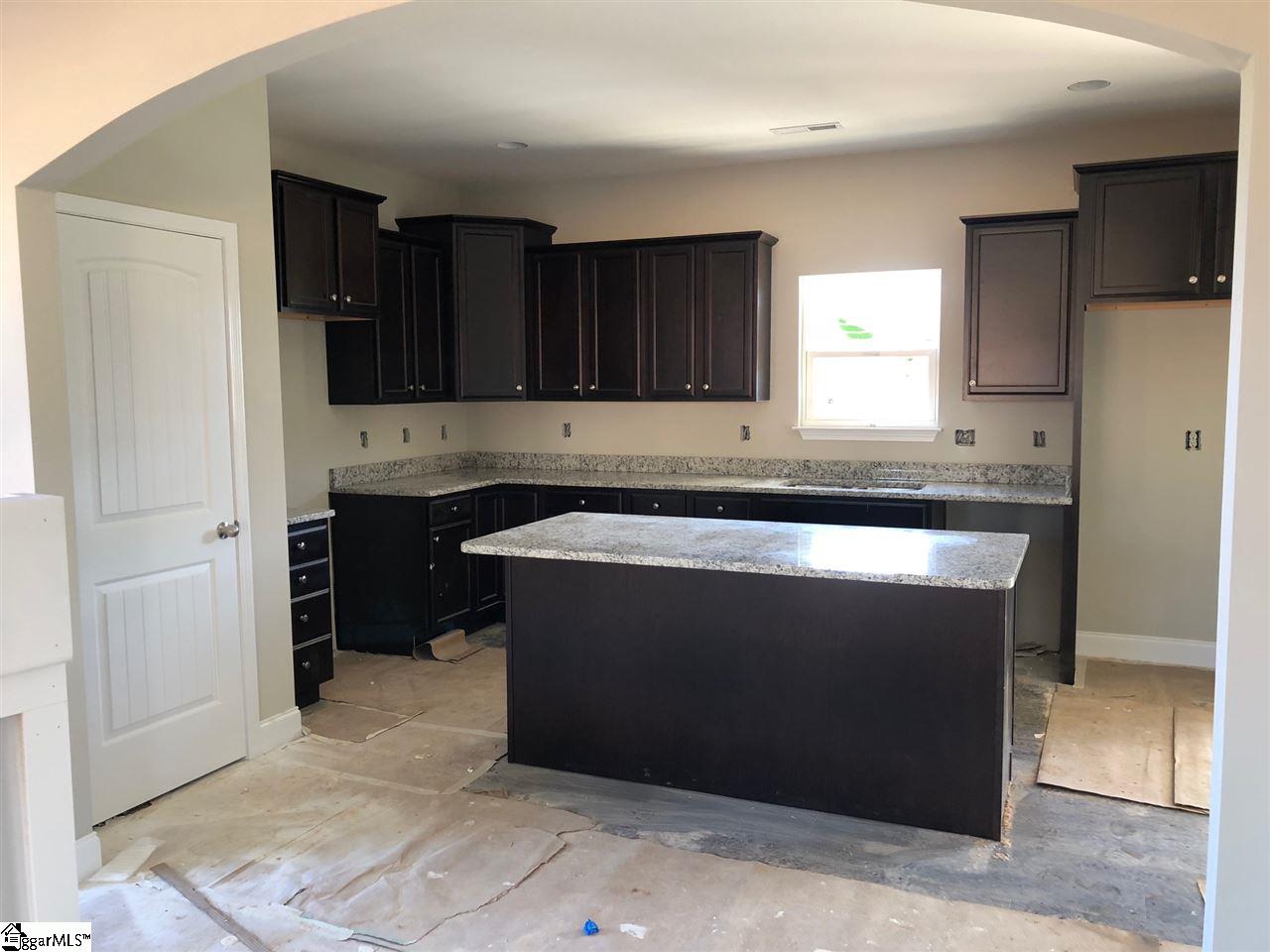 1017 State Rd S-39-300 Liberty, SC 29657 - Photo 16 of 22 Granite Countertops, Stainless appliances
