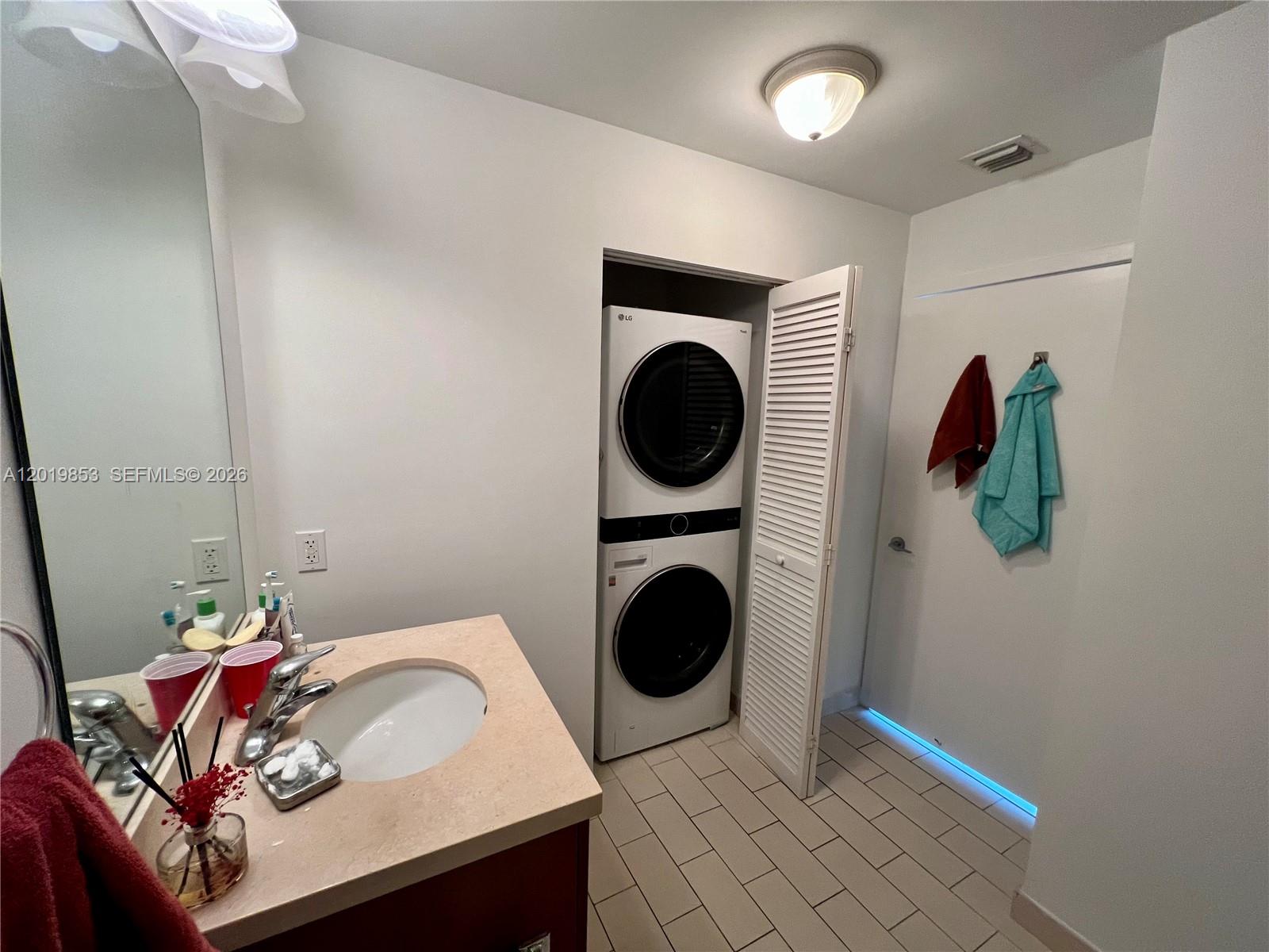 79 Southwest 12th Street, Unit 2903S Miami, FL 33130 - Photo 18 of 44