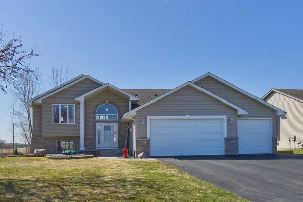 $339,900 | 1007 Bluestem Lane, Lester Prairie, MN 55354