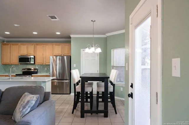 $2,499 | 13137 Brook Arbor, San Antonio, TX 78232