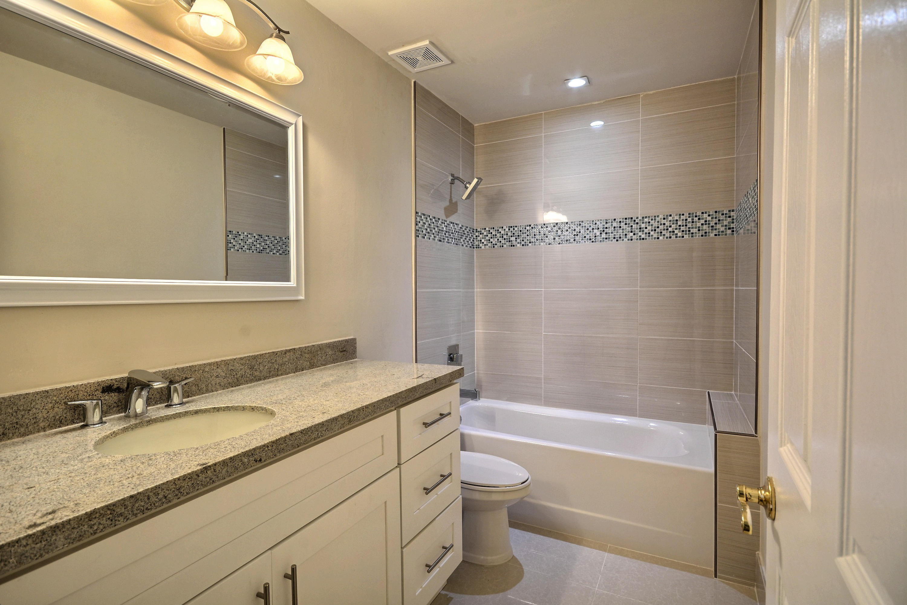 780 St Albans Drive Boca Raton, FL 33486 - Photo 16 of 28 Second Bath