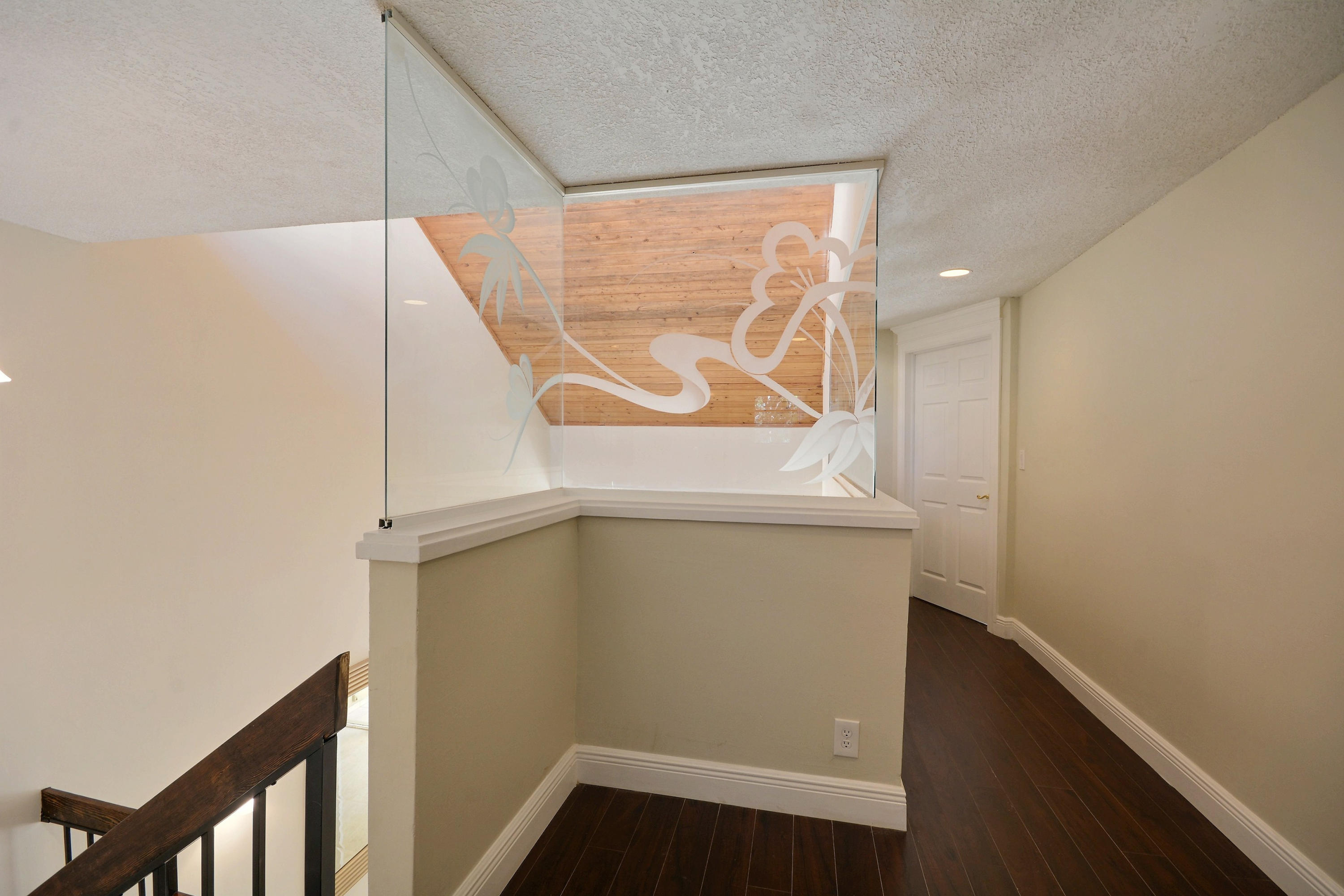 780 St Albans Drive Boca Raton, FL 33486 - Photo 21 of 28 Upstairs Hallway