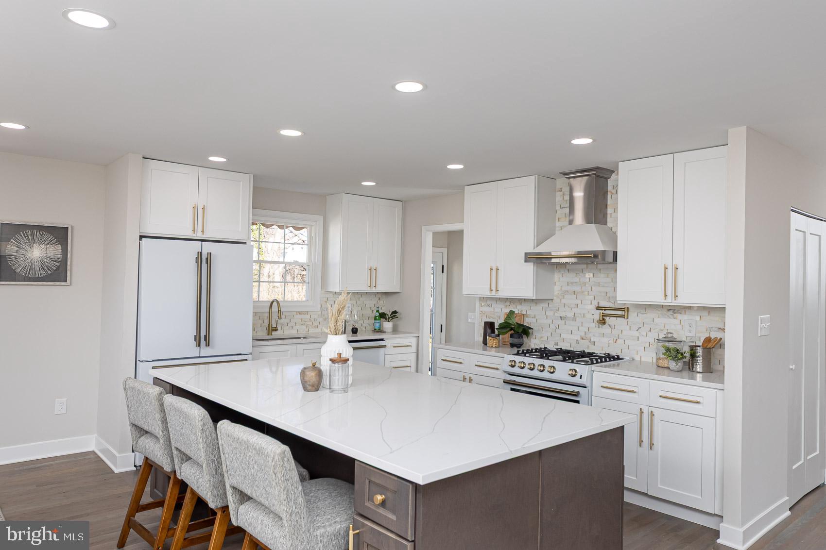 208 Margate Road Lutherville-Timonium, MD 21093 - Photo 2 of 45 Gallery Image 2