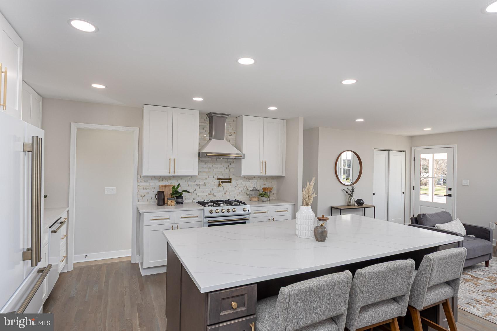 208 Margate Road Lutherville-Timonium, MD 21093 - Photo 3 of 45 Gallery Image 3